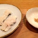 酒亭　間 - 穴子焼霜（取り分け後）