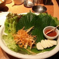 モランボン本店 - サンチュ、サニー、エゴマ
