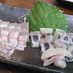 神之瀬フィッシング - ヤマメとニジマスの刺身　食べ比べました