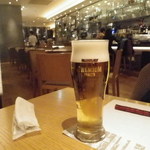 Grill＆Bar Dining San - 　仁司君は、まずビール