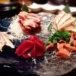 2015年7月 比内地鶏お刺身盛り合わせ　5種（もも、胸、ささみ、砂肝、レバー）2680円