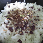 山辺の道 花もり - ご飯には「じゃこ・昆布・他もろもろ」がのったふりかけ～♪これがまた美味しい～♪