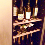 フィー フィー - エスニックをいただきながら、美味しいワインが飲めるなんて。