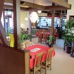 カマナ - ドリンクバー付近からは厨房の様子を見る事も出来ます。