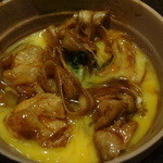 Izakaya Kamadoka - 鶏の焼き味噌すきを生玉子でいただく
                      
