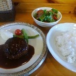 洋食屋くく - ワインを煮詰めたソースのハンバーグ