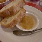 イタリア食堂 太陽のフロイデン - ランチセットのパン(ジャム)