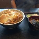 えびすこ本場所 - ハーフ丼（かつと親子）【料理】
