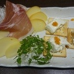 海女房 - チーズの盛り合わせ