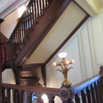 デザートカフェ長楽館 - 階段も凝ってます