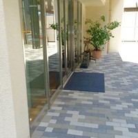エニェ - 外観