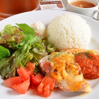 ●ランチは1100円～☆コーヒー紅茶が無料♪