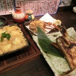 あぷちゃ - ＜2015年8月・再々訪＞　ハマチのカマ焼き。クーポンサービスのあぷちゃ自慢の豆腐カツとじ。
