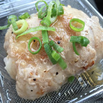 世羅の森 - 《肉巻きおにぎり・ネギ塩だれ》税込450円
            2015/9/1