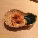 すし家 - クチコ（コノコ）。干した姿が三味線のばちに似ることからバチコとも呼ばれるナマコの卵巣。これはナマ