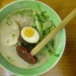 王龍 - とんこつラーメン(黒い麺)移転前の写真です