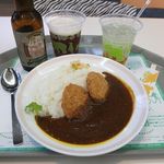 多摩動物公園アフリカ園休憩所 - ｶﾂｶﾚｰﾗｲｽと地ﾋﾞｰﾙ多摩の恵とﾁﾝﾊﾟﾝｼﾞﾝｼﾞｬｰ。