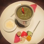 リュクス　タジマヤ - 牛タンとジェノベーゼソースのバーニャカウダーソース