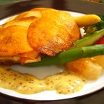 トラットリア ナトゥーラ - 「真鯛のポテト包み焼」を横から撮影