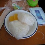 牡蠣ハウス マルハチ - おにぎりでーす