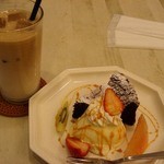 ウルー - ガトーショコラのケーキとカフェオレ