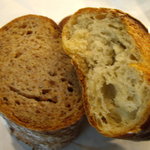 シニフィアン シニフィエ - 左：ヘーゼルナッツ　　右：栗のバゲット　