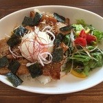 カプリーノ - 日替わりランチプレートは豚丼でした。