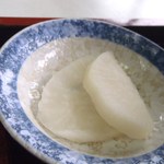 おだ川食堂 - サービスの漬物