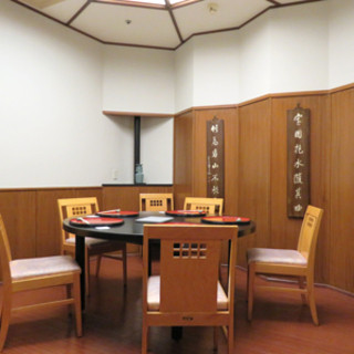 Tables, round tables, and private rooms are also available. Also for special occasions such as Shichi-Go-San and meet-and-greets.