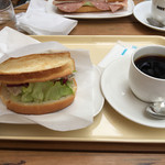 ドトールコーヒーショップ - 朝セット 野菜たっぷりのツナタマゴサンドとコーヒー