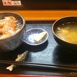 味処あづま - 海鮮丼と椀物