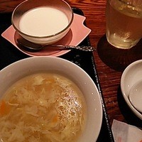 海皇 大阪堂島店 - 玉子スープとデザートの杏仁豆腐