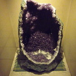 城西館 - 「ロビー脇アメジスト 原石」2015年0９月