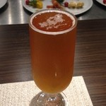 キャトルラパン - 1杯目 新地ビール 700円(税別)