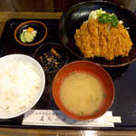 〔ランチ〕チキン南蛮定食（￥900）。これは文句無しで美味しい！