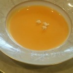 プティレストラン グーテ - トマトのスープ