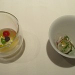 アミューズ・ブッシュ（自家製モッツアレラと唐墨のスープ仕立て、鰺のマリネ）