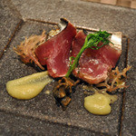 クッチーナ イタリアーナ ガッルーラ - 本日のシェフのおまかせ前菜（鰹）