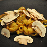 クッチーナ イタリアーナ ガッルーラ - 「タリアテッレ」　岡山県産 「こだわり卵」のカルボナーラ　十勝マッシュルームと