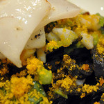 クッチーナ イタリアーナ ガッルーラ - 「シャラテッリ」　イカ墨を練り込んだ自家製ロングパスタ　師崎産「新イカ（甲イカの子）」とからすみのアーリオオーリオペペロンチーノ
      