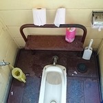 カシミール - トイレ内の様子