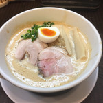 ラーメン家 みつ葉 - しょうゆラーメン 大盛り  750円