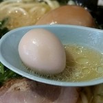 壱角家 - 味玉ラーメンのうずらの玉子〔15/9/4撮影〕