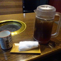 焼肉の龍園 小倉本店 - 歴代首相の湯呑で、コーン茶を頂きますｗ