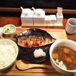 居酒屋 かてて - （2015/9  訪問）塩鯖定食（850円）＋だご変（100円）