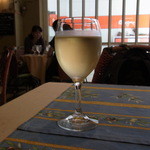 ブラッスリー・ラ・フェット - グラスワイン（税込み５４０円）