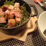 ビストロ 間 - ココットで炊き上げたキノコのソテーと岩中豚のロースとご飯　柚子と４種の胡椒の香り 