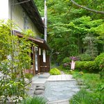 腰掛庵 - アプローチ風景＠2010/5