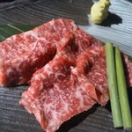 まる良炭火焼肉 - 松阪牛赤身