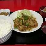 栄華飯店 - 生姜焼き定食大盛 980円